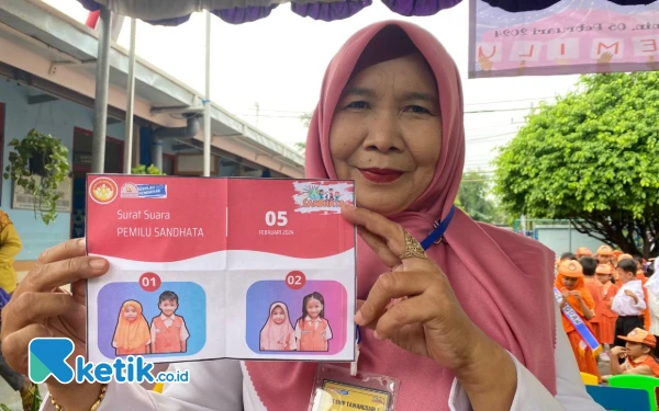 Foto Kepala Sekolah KB TK Dharma Wanita Persatuan Tawangsari 2 Sidoarjo Nurul Latifah S.pd. (Foto: Dok. Pribadi for Ketik.co.id)