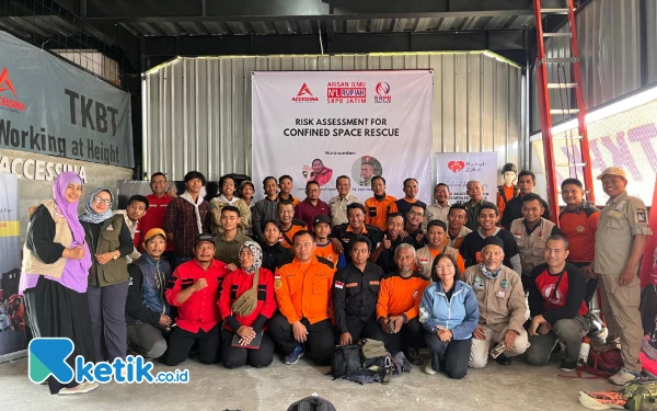 Foto Foto bersama antara peserta, pemateri dan pengurus SRPB Jatim. (foto : Sutedjo / ketik.co.id)