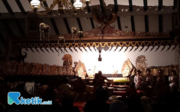 Foto Pertunjukan wayang kulit dalam rangka Hari Jadi ke-1264 Kabupaten Malang