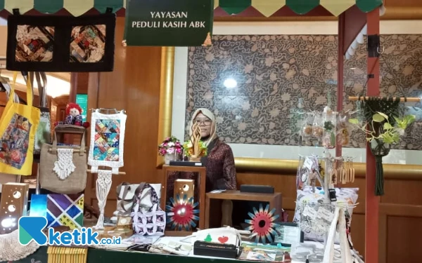 Foto Ragam karya yang dihasilkan dari YPKABK (Foto : Farrel/Ketik.co.id)