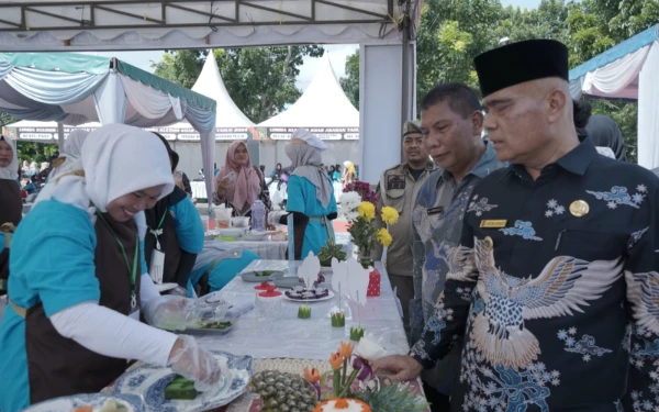 Thumbnail Berita - Pembukaan Lomba Kuliner Khas Asahan 2024, Sekretaris Disporapar Sambangi Stand Peserta