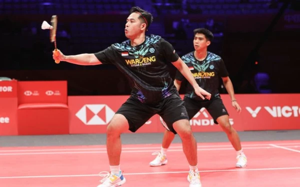 Foto Sabar Karyaman/Reza Pahlevi debut baru Indonesia yang melaju ke semifinal BWF World Tour Finals 2024. (Foto: PBSI)