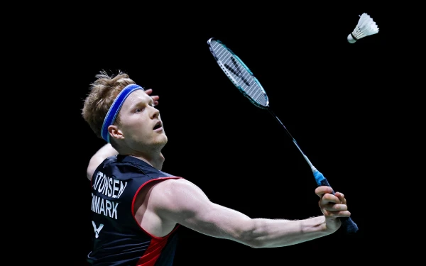 Foto Anders Antonsen runner up setelah kalah dari Shi Yu Qi di BWF World Tour Finals 2024. (Foto: Victor Indonesia)