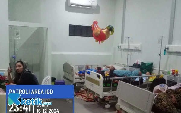 Foto Situasi di ruang transit RSUD dr Mohammad Zyn ( Foto: Mat Jusi/ Ketik.co.id).