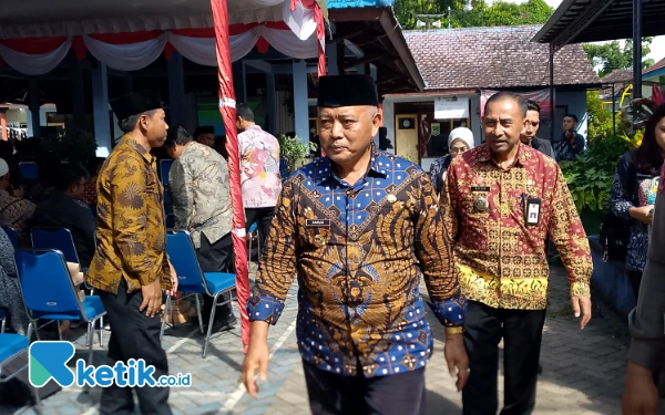 Foto Bupati Malang Sanusi usai melaunching Aplikasi Si-Mama. (Foto: Binar Gumilang/Ketik.co.id)