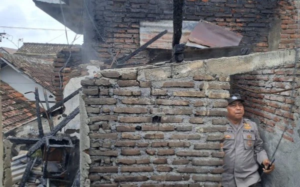 Thumbnail Berita - Kebakaran Timpa Rumah di Sisir Kota Batu, Kerugian Capai Puluhan Juta