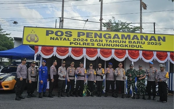 Foto Sejumlah Pejabat Utama Polda DIY saat melakukan pengecekan Pospam di wilayah Polres Gunungkidul. (Foto: Bidhumas Polda DIY / Ketik.co.id)