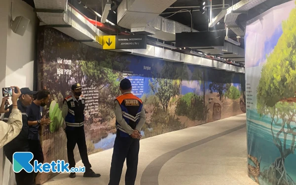 Foto Suasana terowongan Tunnel Joyoboyo Surabaya. (Foto: Shinta Miranda/Ketik.co.id)