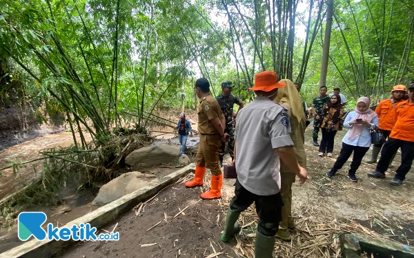 Thumbnail Berita - Banjir Bandang Putus Jembatan di Bondowoso, Puluhan Rumah Terdampak