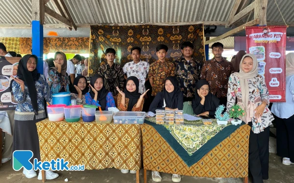 Thumbnail Berita - DT SMAN 1 Soko Jadi Mentor Program P5, Sukses Suguhkan Aneka Produk Kreatif di Bazar Kewirausahaan