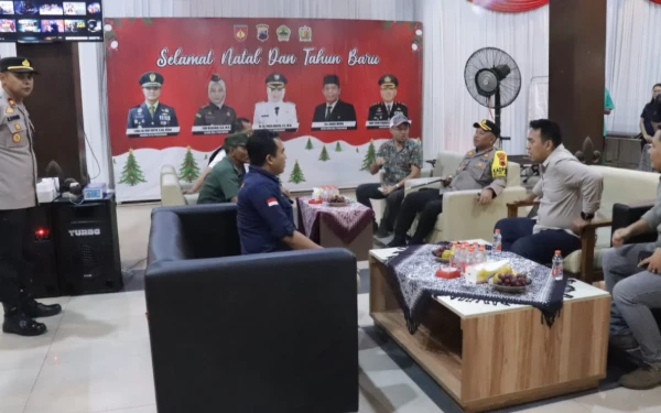 Foto Jajaran Forkopimda Kabupaten Pekalongan di Pos Pengamanan Operasi Lilin (Foto: Humas for Ketik.co.id)