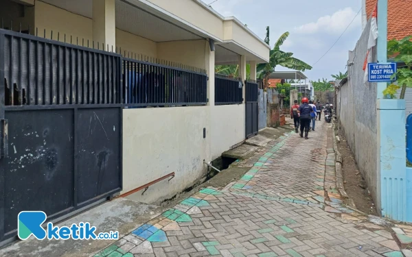 Foto Lokasi terceburnya MR balita 3,5 tahun di selokan, Rabu, 25 Desember 2024. (Foto: Khaesar/Ketik.co.id)