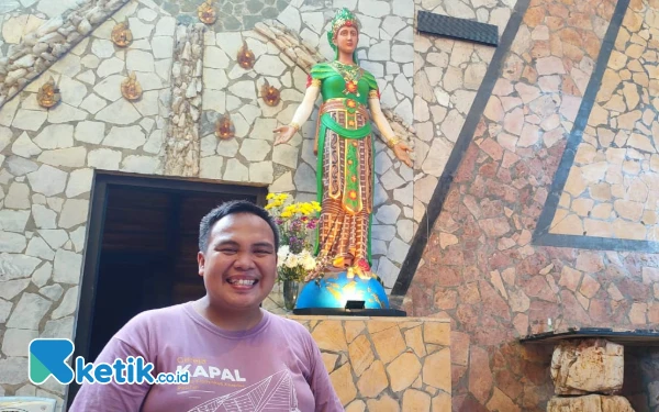 Thumbnail Berita - Patung Bunda Maria di Gereja Kapal Pacitan Mirip Ratu Pesisir Kidul, Ini Faktanya