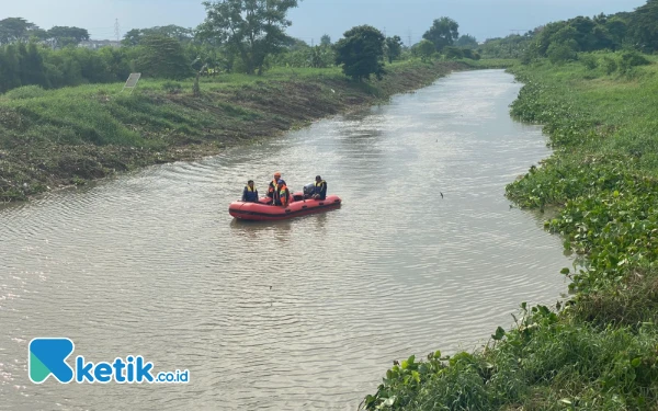 Thumbnail Berita - Hari Ketiga Pencarian Balita Masuk Saluran Air, Radius Pencarian Bertambah Hingga 5 KM