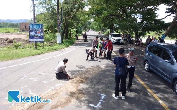 Thumbnail Berita - Nabrak Truk di JLS Pacitan, Pengendara Motor Supra Tewas Tergilas Roda