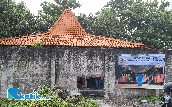 Foto Joglo Kuantan Regency Kadipiro di kawasan jalan Wates terlihat meriah saat alumni SMA Marsudi Luhur Yogyakarta angkatan 92 menggelar reuni di tempat ini. (Foto: Fajar Rianto / Ketik.co.id)