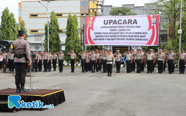 Thumbnail Berita - Kapolda Papua Barat Daya Pimpin Upacara Kenaikan Pangkat Sejumlah Personel