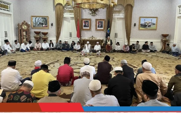 Thumbnail Bupati Cianjur, H. Herman Suherman mengatakan pengajian ini bertujuan menjaga silaturahmi, keimanan dan ketakwaan warga masyarakat khususnya di kalangan ASN Kabupaten Cianjur (Foto: Humas Pemkab Cianjur)