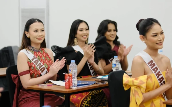 Thumbnail Para finalist Puteri Indonesia Sulawesi Selatan 2025 mendapatkan pembekalan dan sharing session mengenai pengalaman dan seputar pageantry (Foto: Instagram @puteriindonesiasulsel)