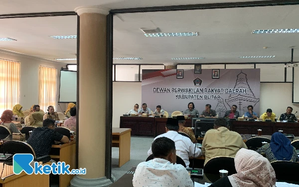 Thumbnail Berita - Polemik Rekrutmen Perangkat Desa Bendosewu, Komisi I DPRD Kabupaten Blitar Gelar Hearing