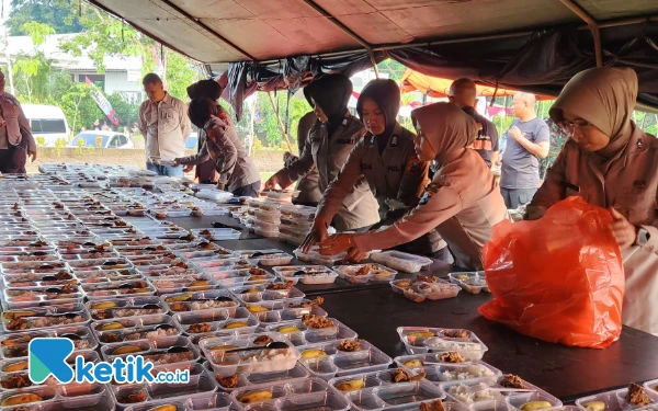 Foto Dapur Umum kolaborasi Polri untuk program MBG di Jember. (Foto: Tim Ketik.co.id)