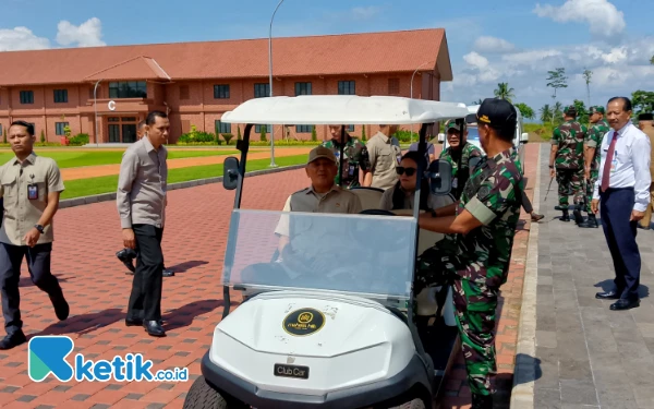 Foto Menhan RI ketika meninjau SMA Taruna Nusantara. (Foto: Binar Gumilang/Ketik.co.id)