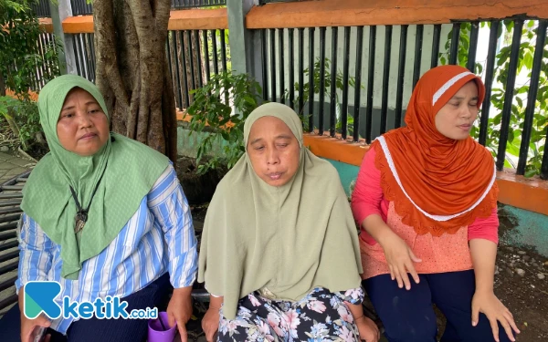 Foto Potret tiga pedagang (kiri) Rini Ari, Rita dan Sulina. (Foto: Shinta Miranda/Ketik.co.id)