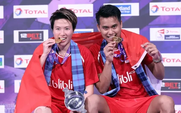 Foto Tantowi Ahmad/Liliana Natsir pasangan ganda campuran Indonesia. (Foto: PBSI)