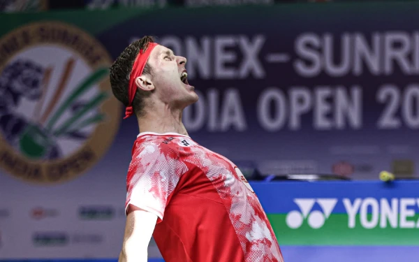 Foto Viktor Axelsen menjuarai India Open 2025 setelah kandaskan wakil Hong Kong Lee Cheuk Yiu. (Foto: BWF)