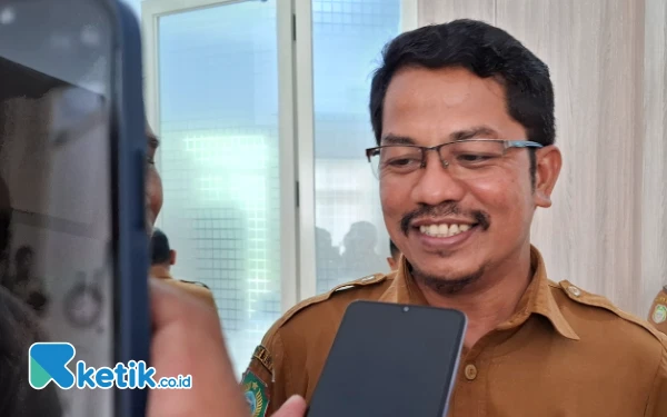 Foto Abdillah Kamarullah saat diwawancarai (Foto: Mursal Bahtiar/Ketik.co.id)