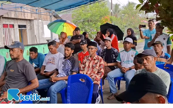 Foto Warga desa Balitata saat bertatap Muka (Foto :Mursal Bahtiar)