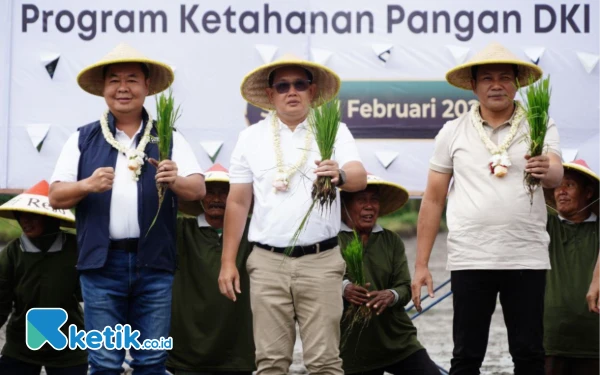 Foto Plt Bupati Subandi bersama Pj Gubernur Jatim  Adhi Karyono dan Pj Gubernur DKI Jakarta Teguh Setya Budi. (Foto: Mashud Kominfo Sidoarjo)