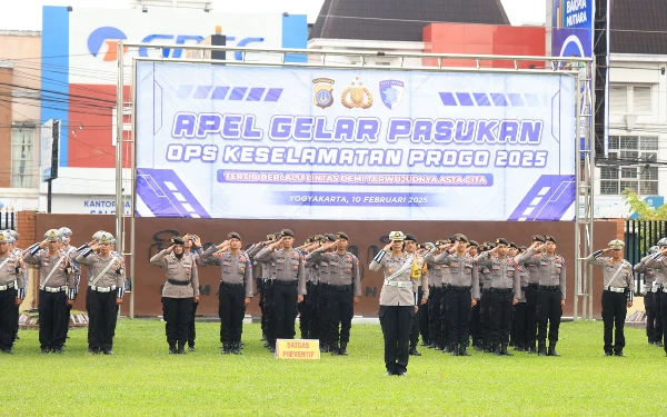 Foto Apel gelar pasukan di halaman Mapolda DIY menandai dimulainya Operasi Keselamatan Progo-2025, Senin, 10 Februari 2025. (Foto: Bidhumas Polda DIY / Ketik.co.id)