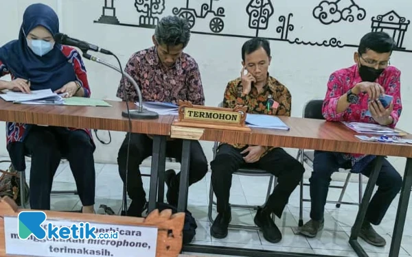 Foto Para pihak yang sering hadir mewakili Pemkab Sleman dalam persidangan Sengketa Informasi di KID DIY melawan Jaques. (Foto: Jaques for Ketik.co.id)