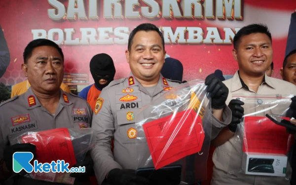 Foto Kapolres Jombang AKBP Ardi Kurniawan dan jajaran dalam gelar perkara di Polres Jombang, Kamis (13/2/2025). (Foto: Karimatul Maslahah/Ketik.co.id)