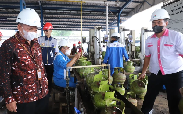 Foto Untuk memastikan kelancaran distribusi LPG, pengawasan juga dilakukan di SPPBE PT Jatirata Mitra Mulya, Jalan Magelang Km 15,2, Medari, Sleman. (Foto: Diskominfo Sleman / Ketik.co.id)