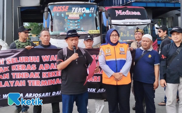 Gambar Gerah Aksi Premanisme, Warga Demo di Terminal Arjosari Kota Malang