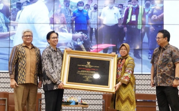 Top! ITS Kampus Pertama Penerima Penghargaan Pengabdian Luar Biasa