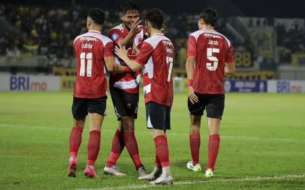 Thumbnail Berita - Madura United Jamu PSIS hingga Persebaya di Stadion Gelora Bangkalan, Ini Alasannya