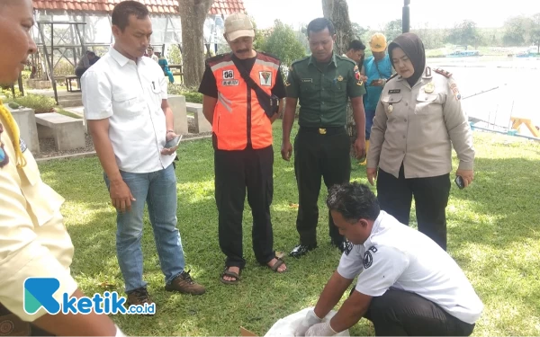 Thumbnail Berita - Sedang Cari Barang Bekas, 2 Warga Kabupaten Malang Temukan Jasad Bayi