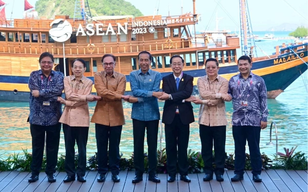 Thumbnail Berita - Jokowi Luncurkan Promosi Pariwisata Indonesia-Thailand-Malaysia