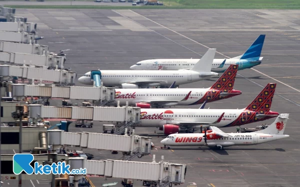 Thumbnail Berita - Puncak Arus Balik, 45 Ribu Penumpang Padati Bandara Juanda Hari Ini