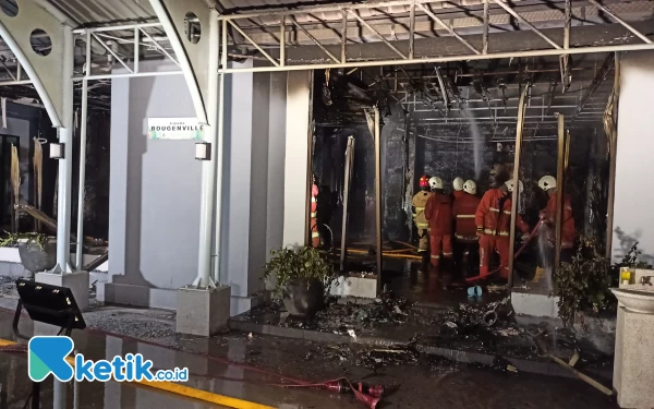 Thumbnail Gedung BBPMP di Surabaya Terbakar, 14 Orang Alami Luka-Luka