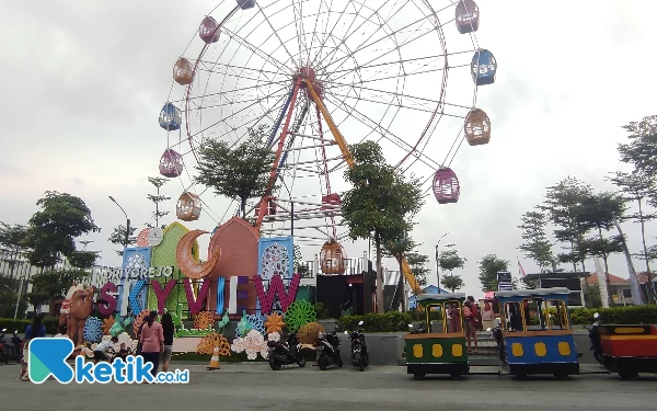 Nikmati Pemandangan dari Ketinggian di Sky View