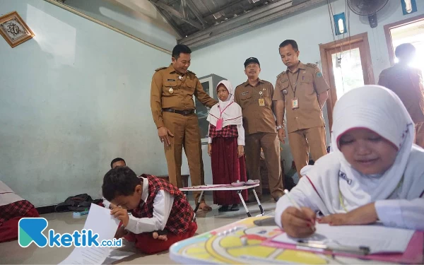 Plt Bupati Sidoarjo H Subandi Minta Sekolah Rusak Diperbaiki agar Siswa Nyaman Belajar