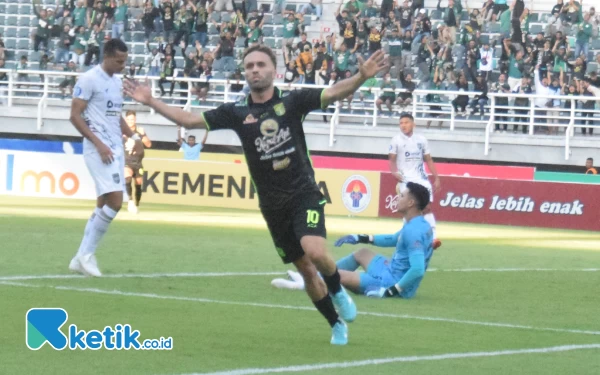 Ze Valente Selamatkan Persebaya dari Hasil Imbang