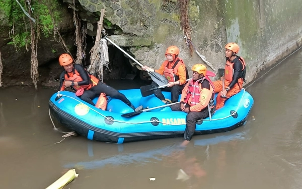 Aksi Heroik Polisi di Malang Selamatkan Gadis Bunuh Diri