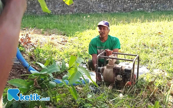 Thumbnail Hadapi Kemarau Panjang, Sedot Air Jadi Solusi Petani Kabupaten Pacitan