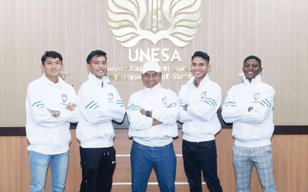 Thumbnail Berita - Dapat Beasiswa, Marselino Ferdinan dan Empat Pemain Timnas Jadi Mahasiswa Unesa