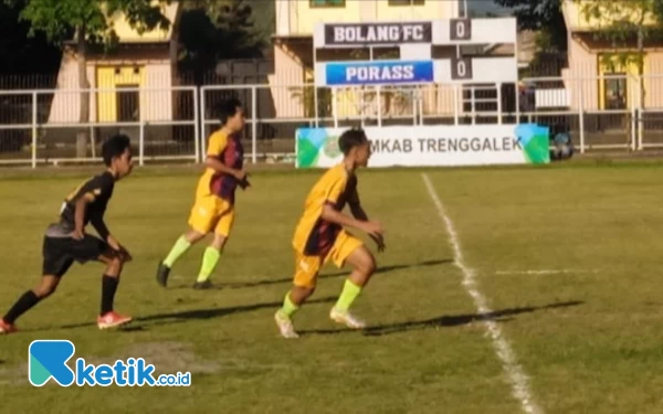 Thumbnail Bolang FC Lolos ke Final, Gasak Poras  4-1 lewat Adu Penalti